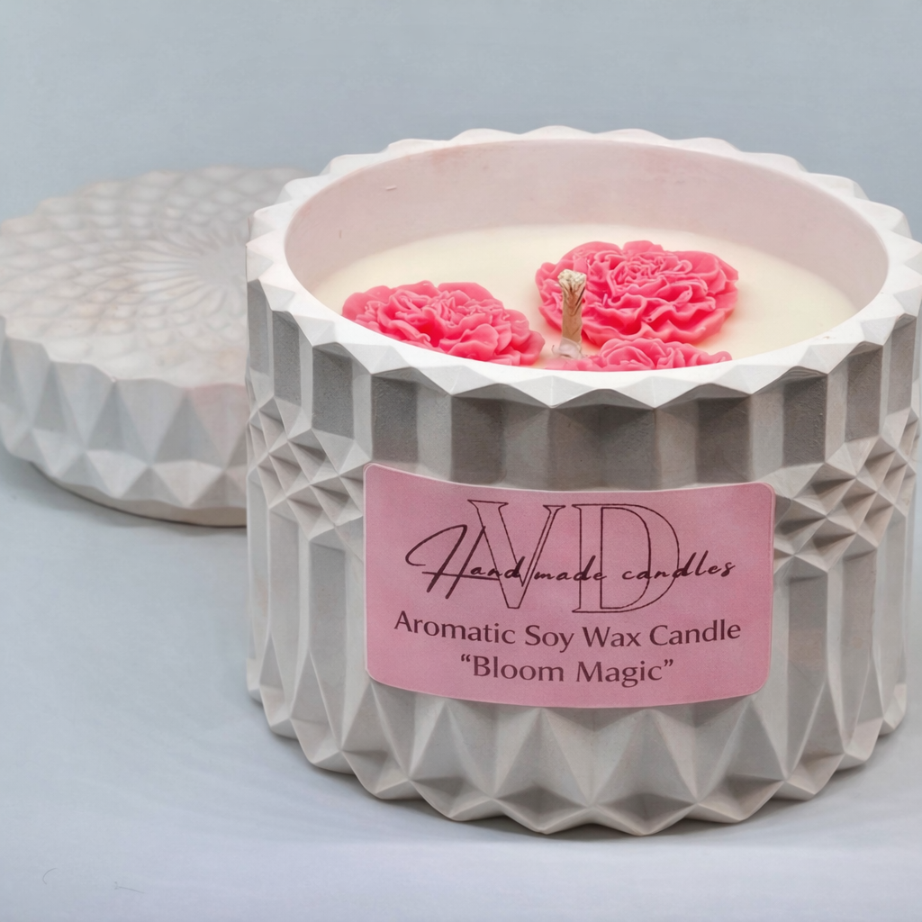 Prabangi kvapni sojų vaško žvakė Bloom Magic (210 g)